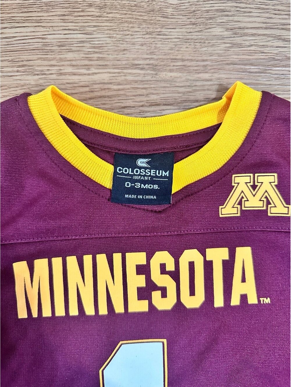 Infant Colosseum Minnesota Golden Gophers (M13) - Picture 2 of 3